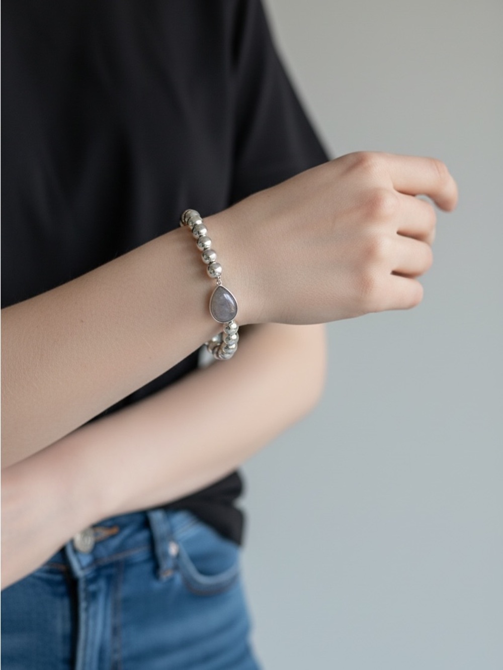 9/18 Sterling Silver Beaded Bracelet with Gray Teardrop Stone